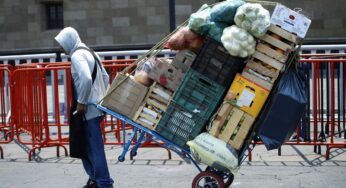 A pesar de la inflación disminuyó la pobreza laboral: Coneval