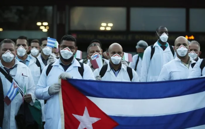 médicos cubanos